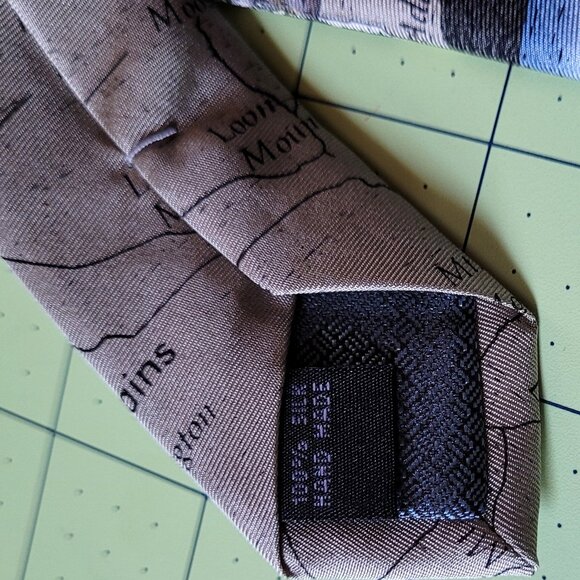 Rivitz of Boston New England Scenery Map Silk Tie - Picture 8 of 9